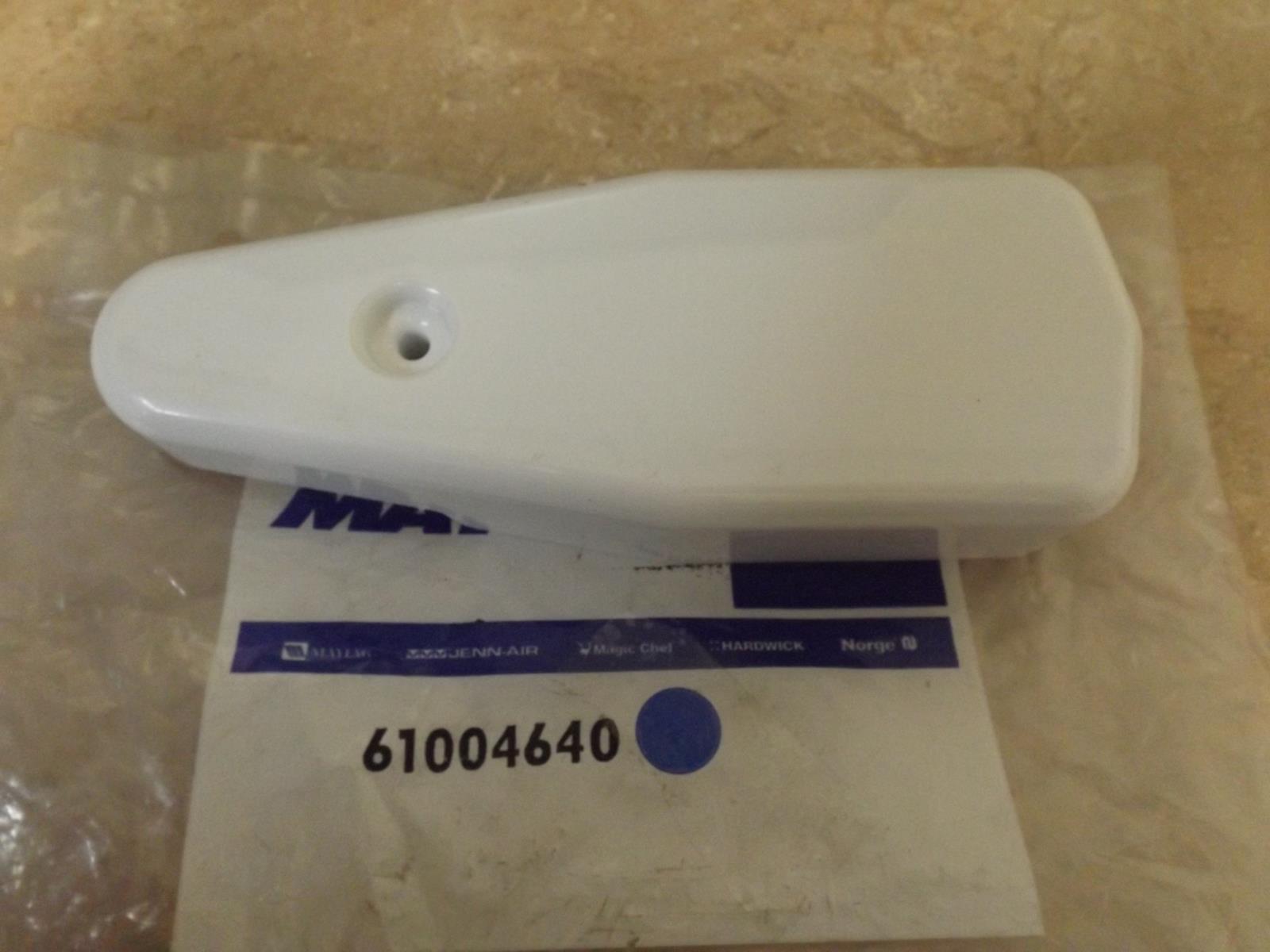 MAYTAG REFRIGERATOR 61004640 COVER UPPER HINGE WHITE (NEW) MAYTAG REFRIGERATOR 61004640 COVER UPPER HINGE WHITE (NEW)
